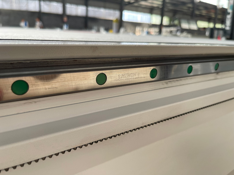 Hiwin 數(shù)字布料裁剪臺(tái)方形導(dǎo)軌